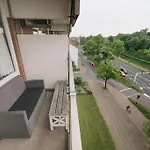 Cozy Daf Apartment